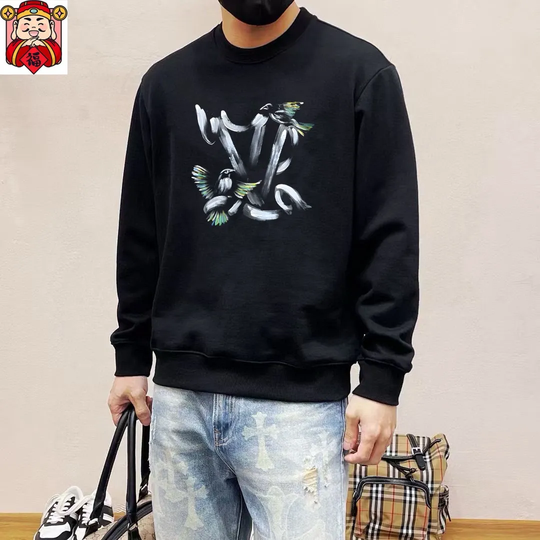 🅿️220 brand [LV Louis Vuitton] (good news for fat people) 2025ss autumn latest long-sleeved round-neck sweatshirt, on sale simultaneously on the official website. Refreshing and breathable. Made of top Tencel Roman. Comfortable and soft. 3D three-dimensional clarity. Super fashion sense. Great for gifting and keeping for yourself. Size: M-5XL (can wear up to 220 pounds)